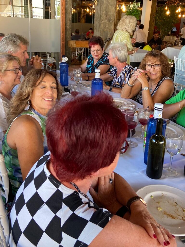 La comida de bienvenida septiembre 2024 de Club Crisol